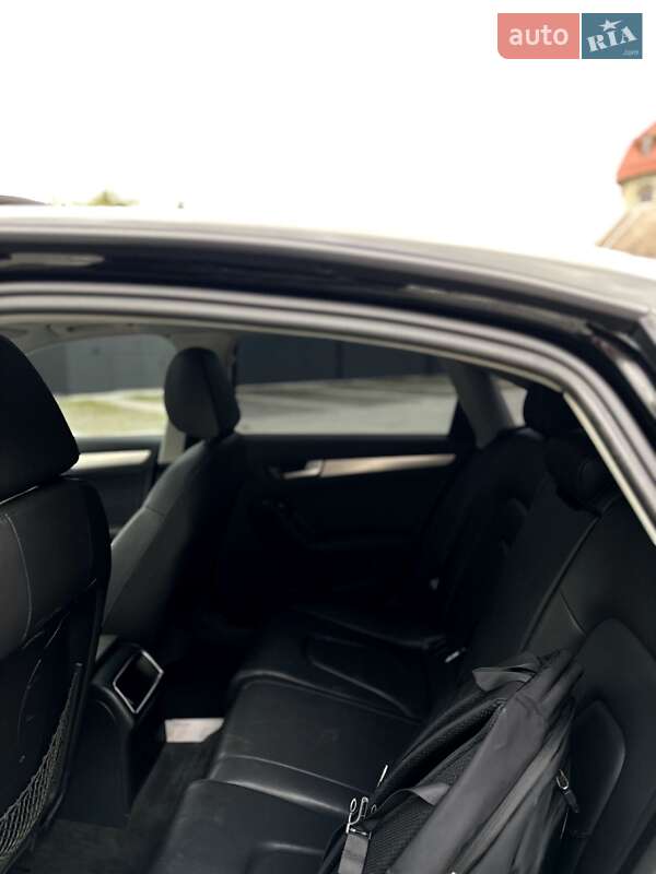 Седан Audi A4 2013 в Самборе