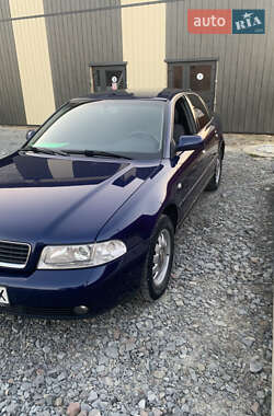 Седан Audi A4 1999 в Славському