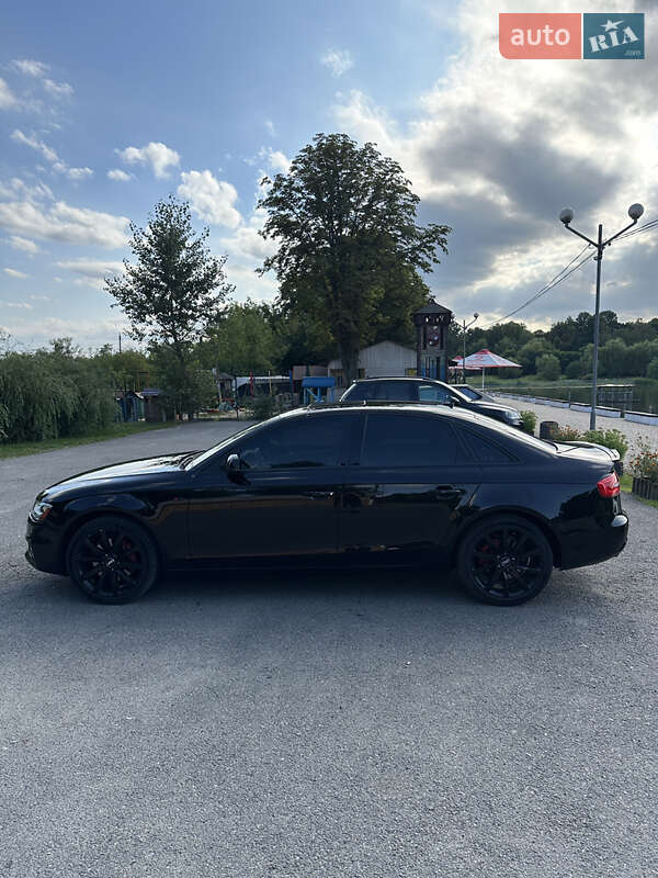 Седан Audi A4 2012 в Ивано-Франковске