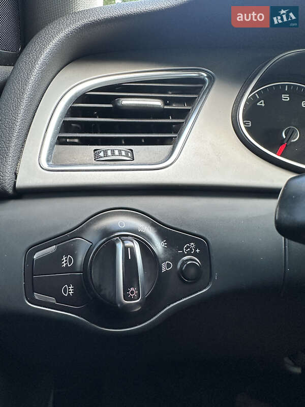 Седан Audi A4 2012 в Ивано-Франковске