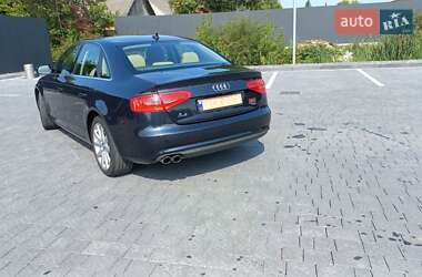 Седан Audi A4 2013 в 