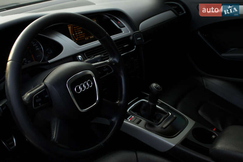 Седан Audi A4 2010 в Киеве