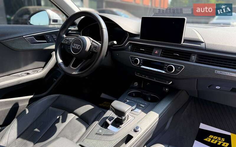 Седан Audi A4 2019 в Черновцах
