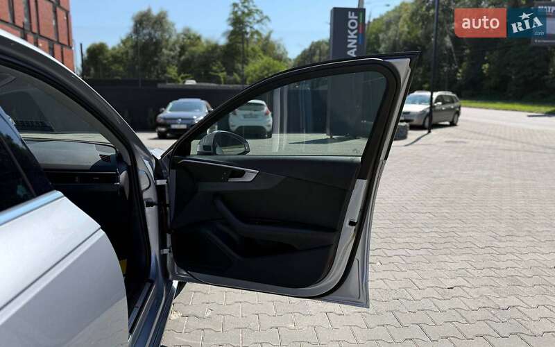 Седан Audi A4 2019 в Черновцах