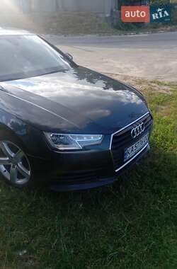 Седан Audi A4 2018 в 