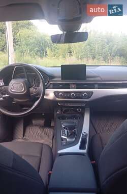Седан Audi A4 2018 в 