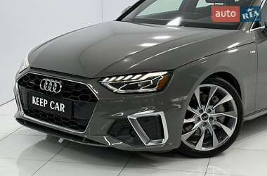 Седан Audi A4 2022 в 