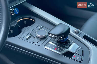 Седан Audi A4 2018 в 