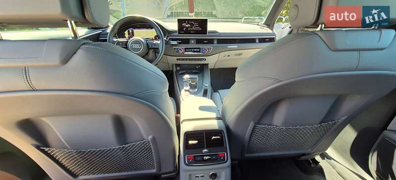 Седан Audi A4 2018 в Львове