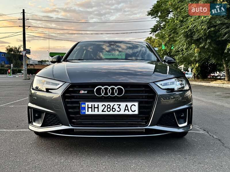 Седан Audi A4 2018 в Одессе
