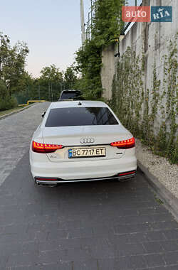 Седан Audi A4 2022 в 
