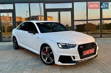 Седан Audi A4 2018 в Тернополе