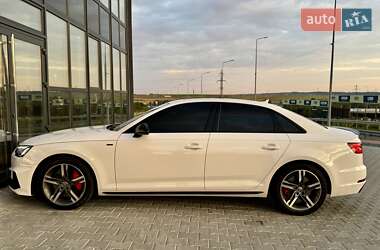 Седан Audi A4 2018 в 