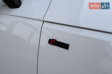 Седан Audi A4 2018 в 