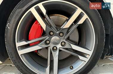 Седан Audi A4 2018 в 