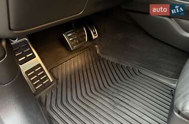 Седан Audi A4 2018 в 