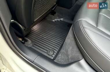 Седан Audi A4 2018 в 