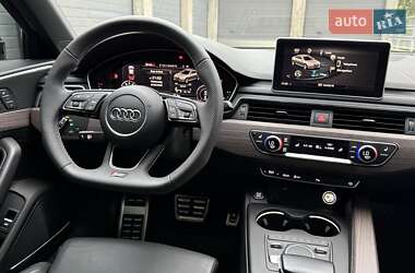 Седан Audi A4 2018 в 