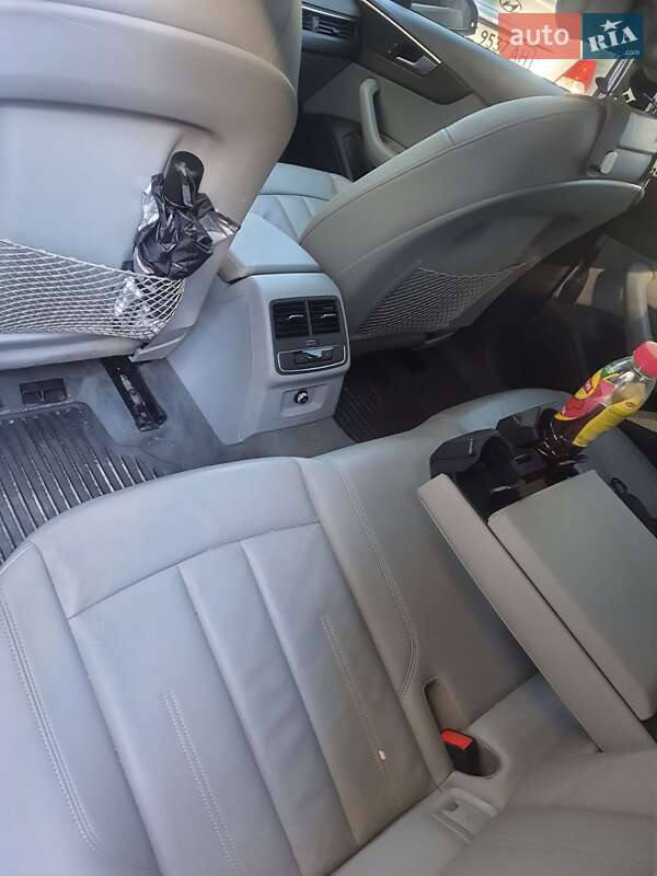 Седан Audi A4 2018 в Харькове