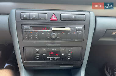 Седан Audi A4 1999 в 
