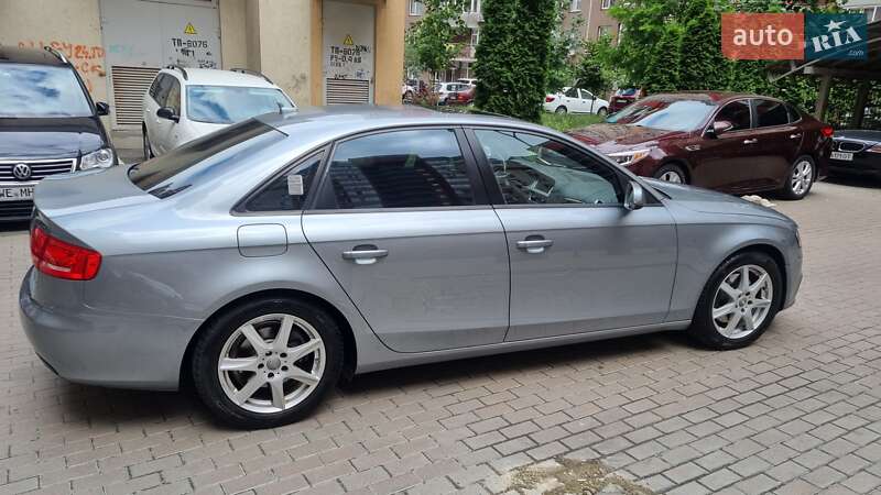 Седан Audi A4 2011 в Киеве