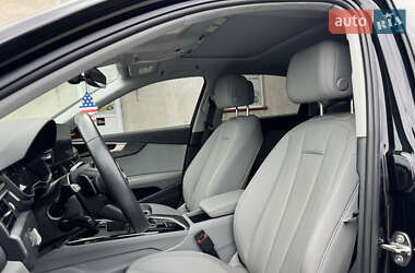Седан Audi A4 2021 в 