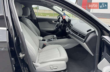 Седан Audi A4 2021 в 