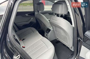 Седан Audi A4 2021 в 