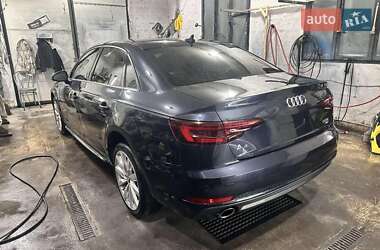 Седан Audi A4 2018 в 