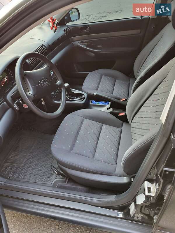 Седан Audi A4 1995 в Черкассах