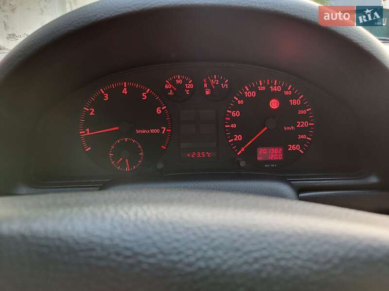 Седан Audi A4 1995 в Черкассах