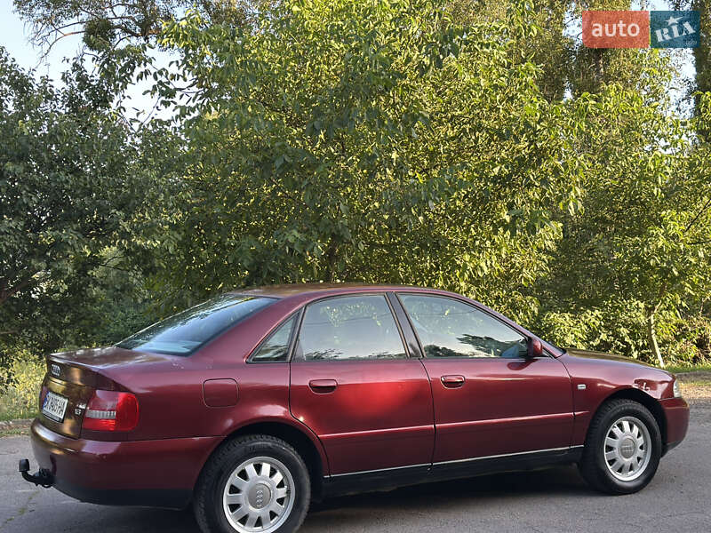 Седан Audi A4 1999 в Ровно