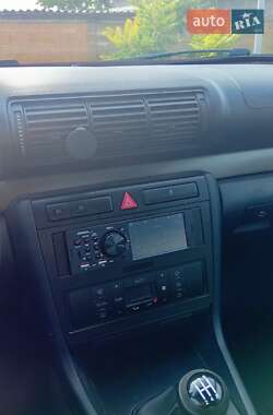 Седан Audi A4 1999 в 