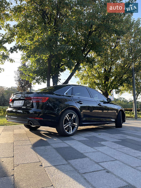 Седан Audi A4 2016 в Днепре