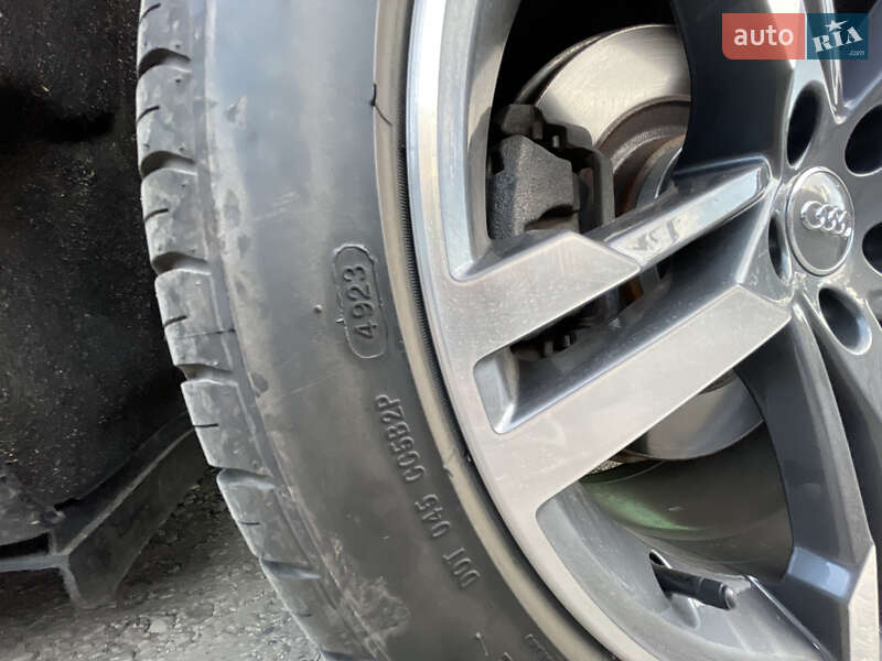 Седан Audi A4 2016 в Днепре