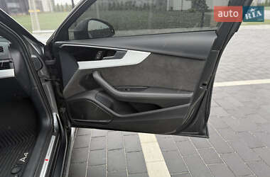Седан Audi A4 2020 в 