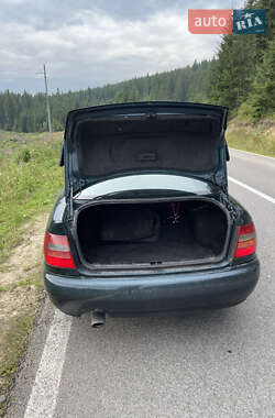 Седан Audi A4 1995 в 