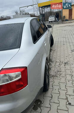 Седан Audi A4 2001 в 
