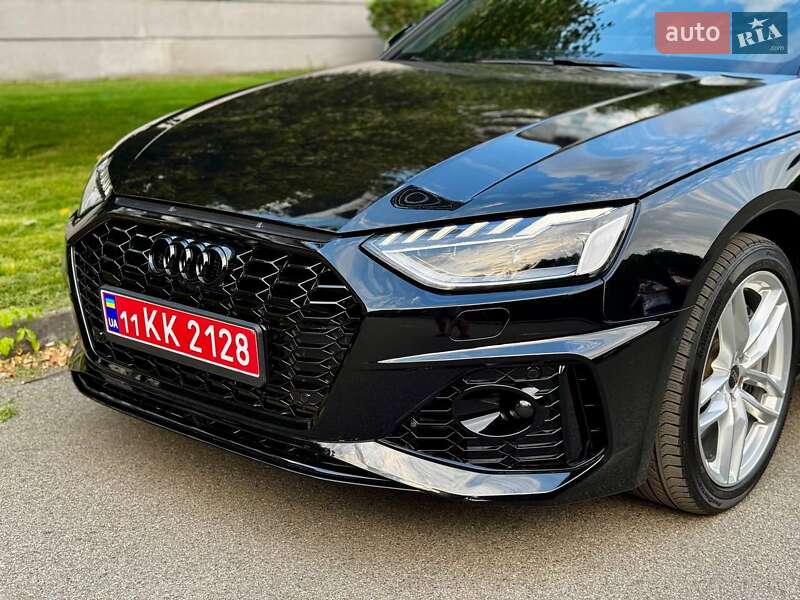 Седан Audi A4 2021 в Киеве