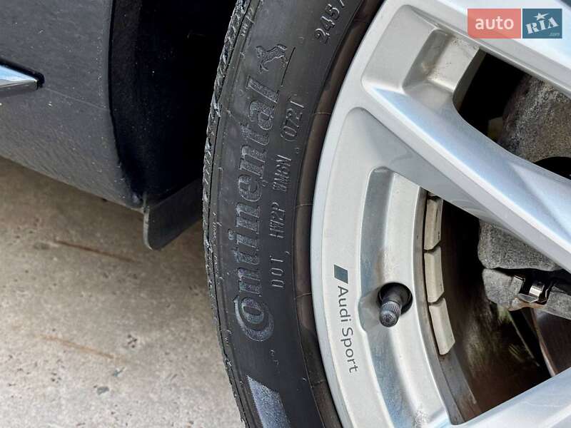 Седан Audi A4 2021 в Киеве