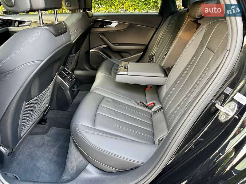 Седан Audi A4 2021 в Киеве