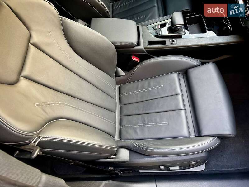 Седан Audi A4 2021 в Киеве