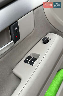 Седан Audi A4 2005 в 