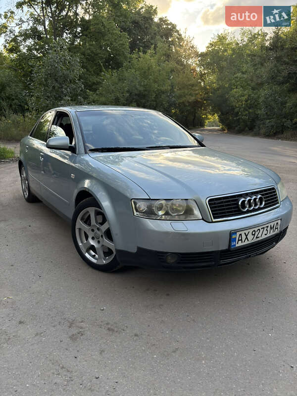 Седан Audi A4 2002 в 