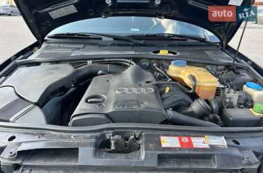 Седан Audi A4 1998 в 