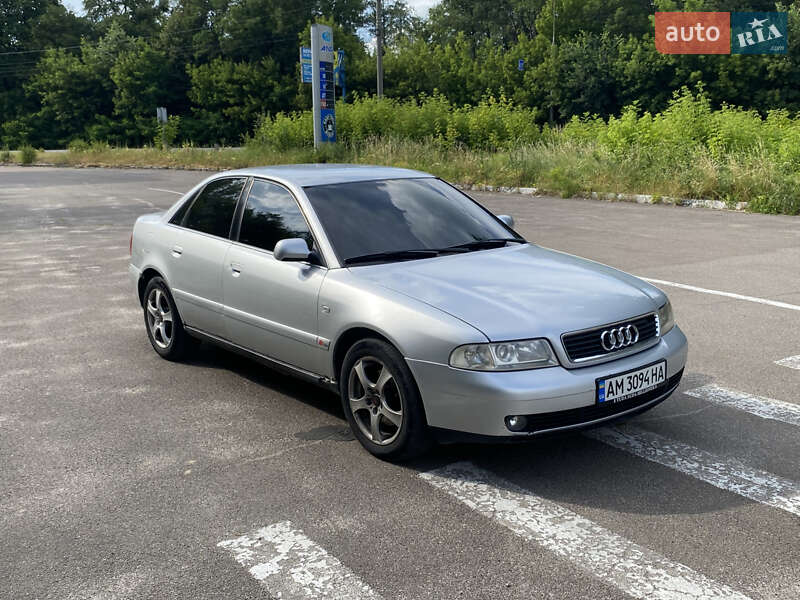 Седан Audi A4 1999 в 
