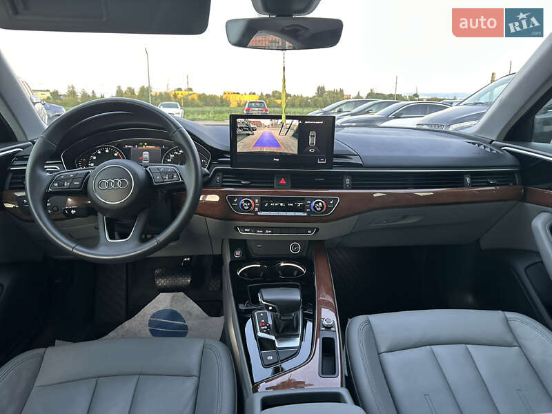 Седан Audi A4 2020 в Ровно