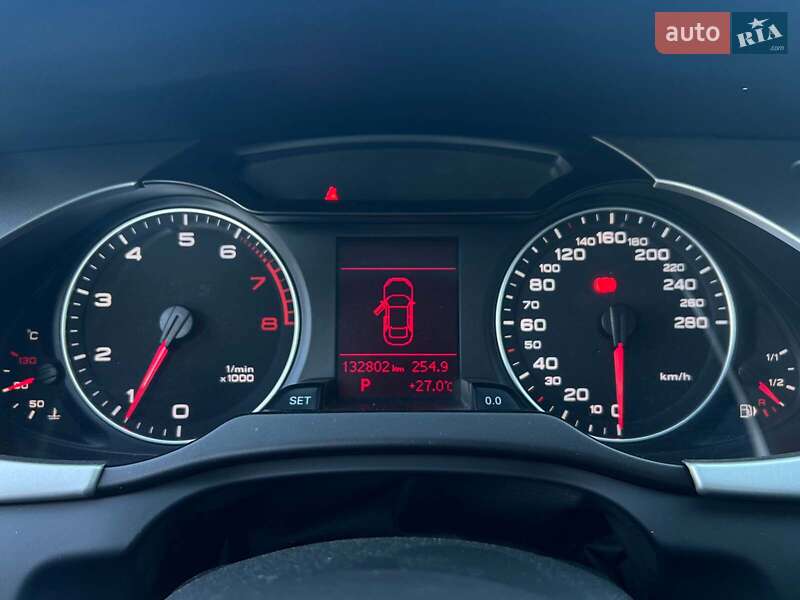Седан Audi A4 2010 в Львове