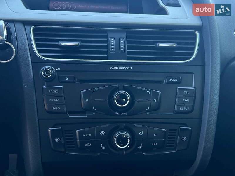 Седан Audi A4 2010 в Львове