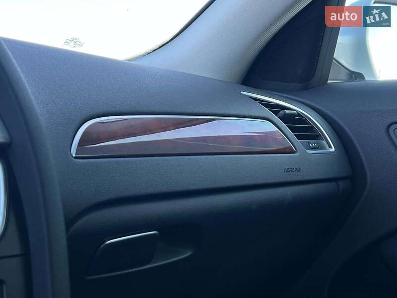 Седан Audi A4 2010 в Львове